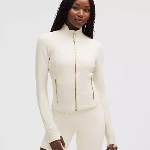 Lululemon white Zip-Up Jacket with gold zip-NEW WITH TAGS Never Worn Women’s 2,4